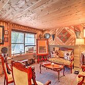 Quiet, Historic Manor: Located in Ghost Town!