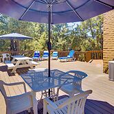 'star House' Unique Home w/ Furnished Deck & Views