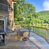 Tenn River Cabin w/ Hot Tub - 10 Mi to Chattanooga