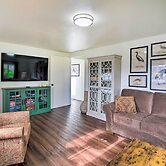 North Bend Home w/ Cornhole Court & Putting Green