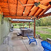 5-acre Getaway w/ Mtn View ~ 14 Mi to Eugene!