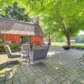 Peaceful Farmhouse w/ Fire Pit: Near Town & Lake!