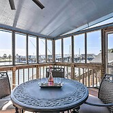 Freeport Home w/ Boat Dock < 2 Mi to Beach!