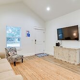 1 Mi to Beach: Retreat w/ Large Yard in Rockport
