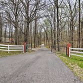 Quiet Memphis Home on 20 Acres: 10 Mi to Downtown!