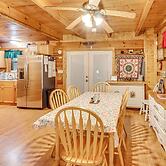 Cozy Tellico Plains Cabin w/ Large Mountain Creek!
