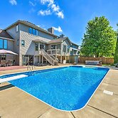 Pet-friendly Maple Grove Gem w/ Private Yard!