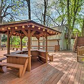 Stunning 2-building Rental - Walk to Marina!