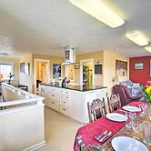 Waldport Townhome w/ Dog Run on Alsea Bay!