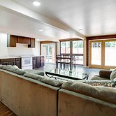 Unique Castro Valley House 30 Mi to San Fran!