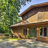 Tryon House w/ Hot Tub - Near Equestrian Centers!