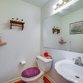 Pet-friendly Apollo Home w/ Furnished Deck!