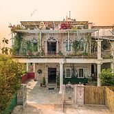 Moonstone, Bhopal, Amã Stays & Trails