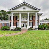Bowling Green House w/ Shared Pool!