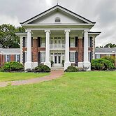Bowling Green House w/ Shared Pool!