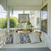'carousel Cottage:' North Chattanooga Home!