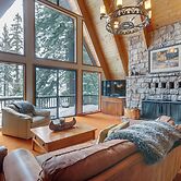 Rustic Truckee Cabin w/ Donner Lake Views!