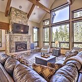 3 Fireplaces & Mtn View: Luxe Home in Breckenridge