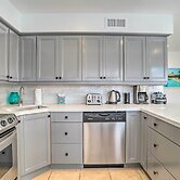 Modern Palm Springs Townhome Near Golf Courses