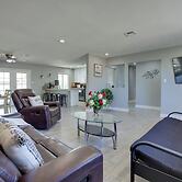 Las Vegas Retreat w/ Yard < 5 Mi to Strip!