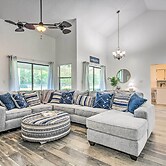 Navarre Home w/ Game Area + Screened-in Porch