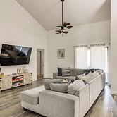 Navarre Home w/ Game Area + Mini Golf Course!