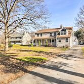 7 Mi to Downtown Providence: Quiet Apt in Seekonk