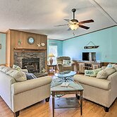 Steinhatchee Home w/ Boat Parking: 1 Mi to Marina