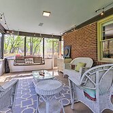 Dog-friendly Home: 1 Mi to Downtown Hendersonville