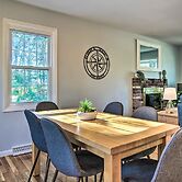 Hen Cove Home w/ Wood Deck - Walk to Beaches!