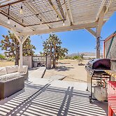 Yucca Valley Oasis w/ Hot Tub, Near Joshua Tree!