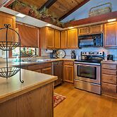 11 Mi to Palisades Tahoe: Lakefront Home w/ View!