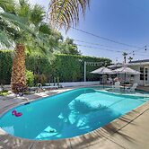 5 Blocks to El Paseo: Palm Desert Casita w/ Pool