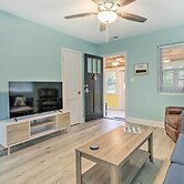 Updated North Beach Cottage: Pet Friendly!