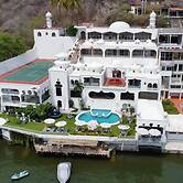 Marina Palace Teques