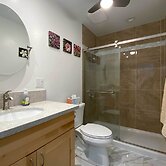 High-end Resort Condo Nestled on Molokai Shoreline