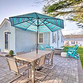 Cozy Coastal Cottage: 5 Mi to Narragansett Beach!