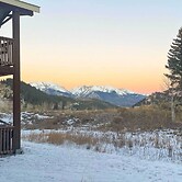 Keystone Condo w/ Patio & Mountain Views!