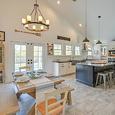 Distinctive Hamptons Home w/ Pool Near Bay, Ocean