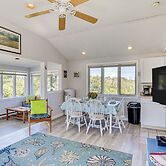 Quaint Coastal Cottage With Patio!