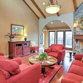 Beautiful Central Fayetteville Townhome w/ Views!