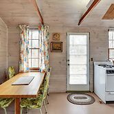 Cozy Vineyard Haven Cottage < 1 Mi to Beach!
