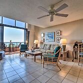 Ocean-view Maui Penthouse w/ Balcony & Pool Access