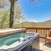 Family Cabin w/ Private Hot Tub & Views in Boone!