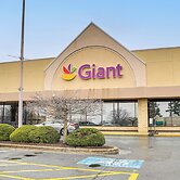 Pet-friendly DC Area Condo w/ Yard!