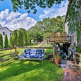 Martha's Vineyard Apt ~ 1 Mile to Inkwell Beach!