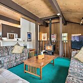 Mammoth Lakes Townhome < 2 Mi to Ski Area!