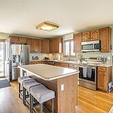 Apple Valley Home, Shared Golf Course On-site