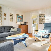 Walk to Monument Beach: Cape Cod Cottage w/ Grill