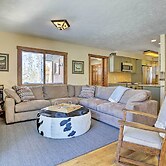 Spacious Grand Lake Cabin w/ Hot Tub & Deck